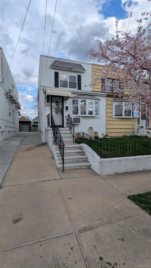 3227 202nd St, Bayside, NY, 11361-1017 | Card Image
