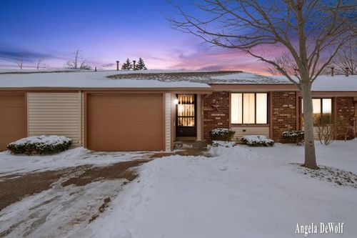 318 Aniline Ave N, Holland, MI, 49424-1918 | Card Image