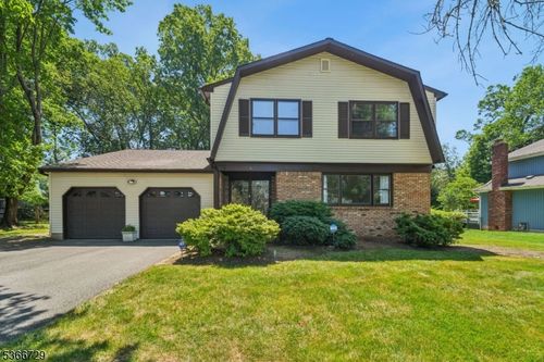 4 Dickens Ct, Morristown, NJ, 07960-6963 | Card Image