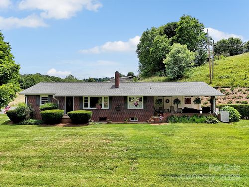 463 Golf Course Rd, Clyde, NC, 28721-8823 | Card Image