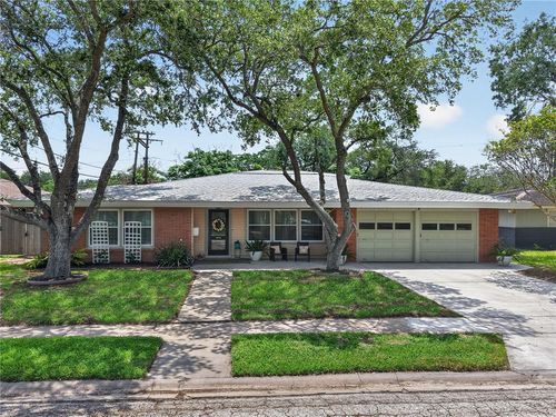 609 Peerman Pl, Corpus Christi, TX, 78411-2241 | Card Image