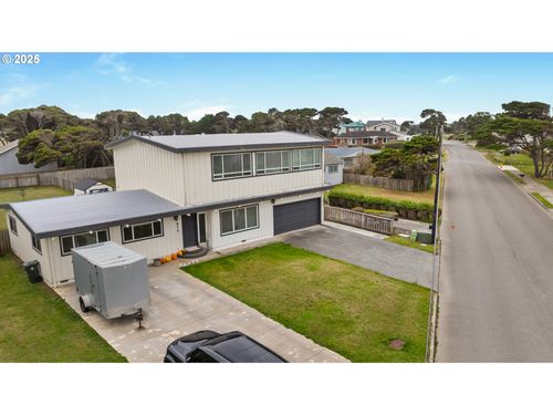 875 Ocean Dr Sw, Bandon, OR, 97411-9587 | Card Image
