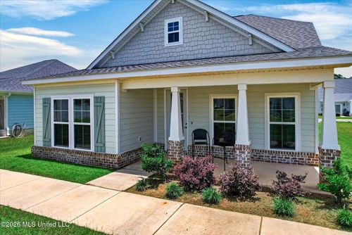 113 Everly Cir, Ocean Springs, MS, 39564-5699 | Card Image
