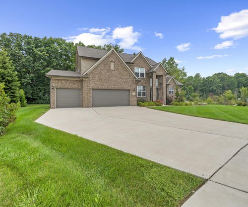 27003 Celtic Dr, Flat Rock, MI, 48134-2128 | Card Image