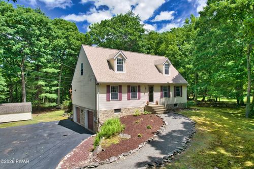 102 Acacia Ct, Milford, PA, 18337-7470 | Card Image