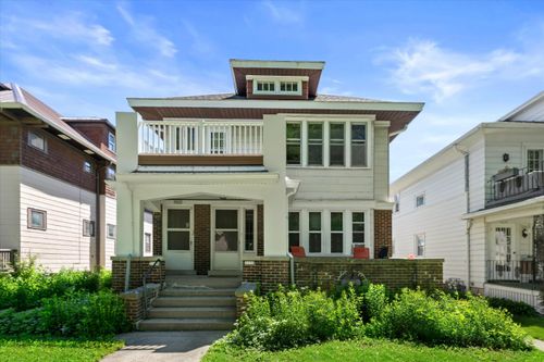 3932 N Maryland Ave, Shorewood, WI, 53211-2462 | Card Image
