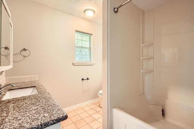 Primary Bathroom | Image 11