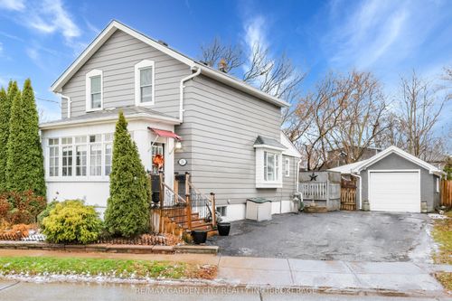 {{alt}} | Card Image