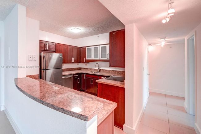 APT-262 - 1500 Bay Rd, Condo with 2 bedrooms, 2 bathrooms and null parking in Miami Beach FL | Image 10