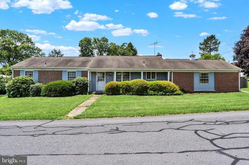 5 Greenway Dr, Mechanicsburg, PA, 17055-5656 | Card Image