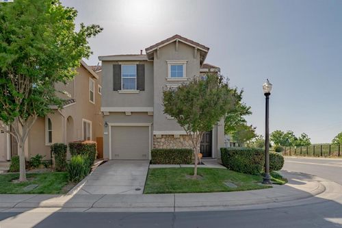 2530 Gooseberry Cir, West Sacramento, CA, 95691-4553 | Card Image