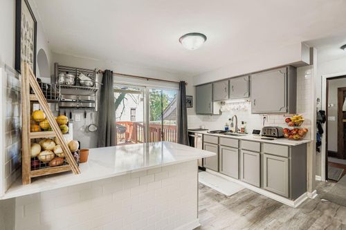 645 Gotzian St, Saint Paul, MN, 55106-4636 | Card Image