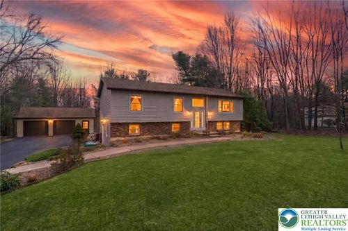 240 Horseshoe Dr, Palmerton, PA, 18071-6220 | Card Image