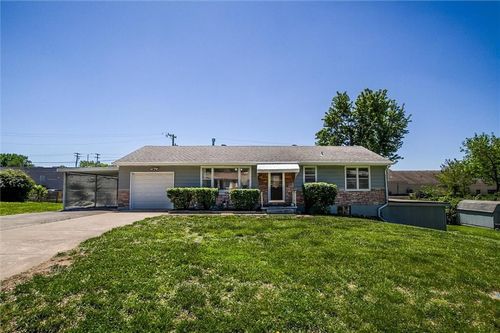 107 Ne 72nd Ter, Gladstone, MO, 64118-1835 | Card Image