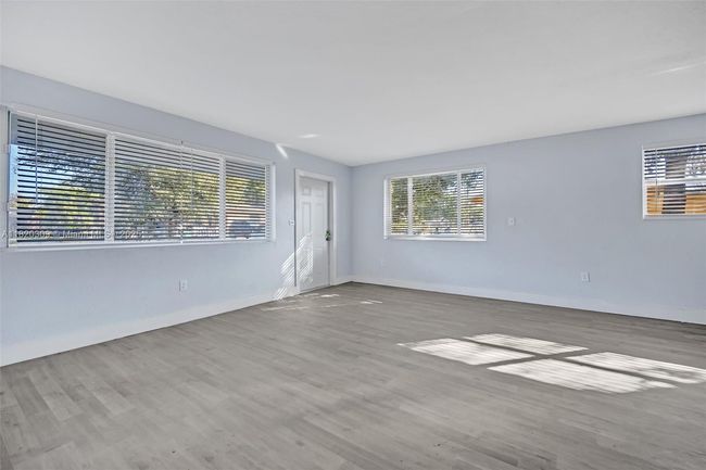 8180 Nw 13 Th Ave, House other with 2 bedrooms, 1 bathrooms and null parking in Miami FL | Image 7