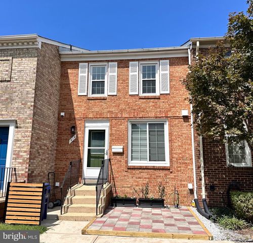 915 Portner Pl, ALEXANDRIA, VA, 22314-1313 | Card Image