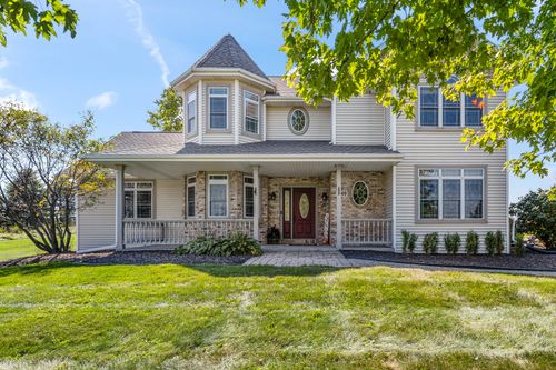 8969 Deer Run Dr N, Allenton, WI, 53002-9410 | Card Image