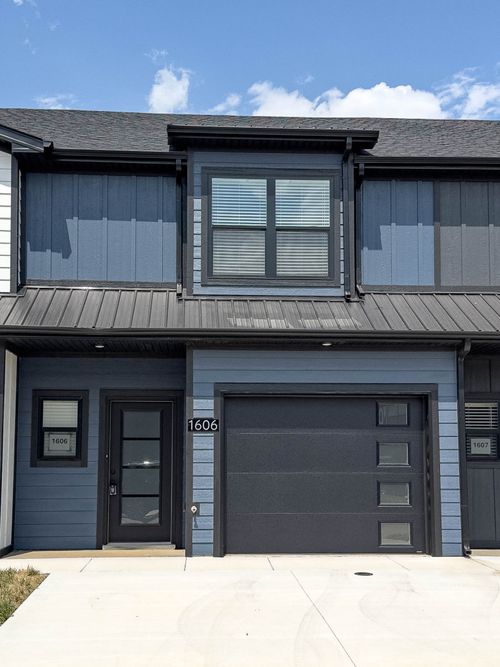 1606 Jonathan Wade Pvt Cir, Clarksville, TN, 37043-4121 | Card Image