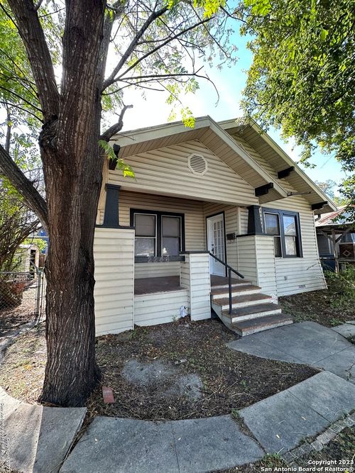 2246 Houston St, San Antonio, TX, 78202-3007 | Card Image