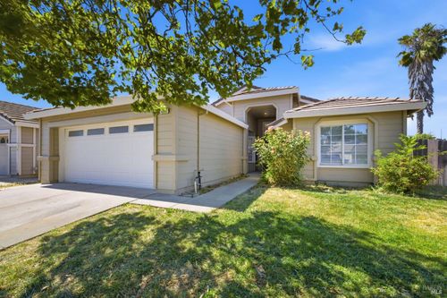 1690 Marenda Dr, Dixon, CA, 95620-4237 | Card Image