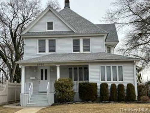 2701 Park Ave, Baldwin, NY, 11510-4144 | Card Image