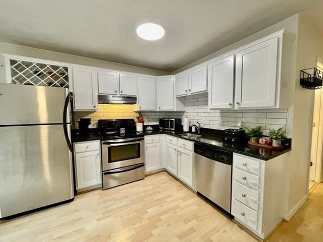 APT-104 - 4 Erick Rd, Condo with 2 bedrooms, 2 bathrooms and 2 parking in Mansfield MA | Image 6