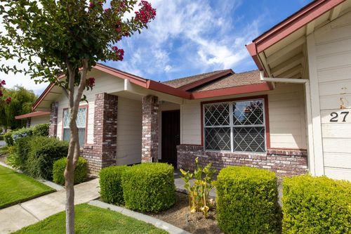 277 Garden Circle Dr E, Manteca, CA, 95336-9438 | Card Image