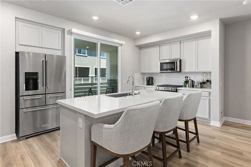 1472 W Sunrise Ln, San Pedro, CA, 90732-6103 | Card Image
