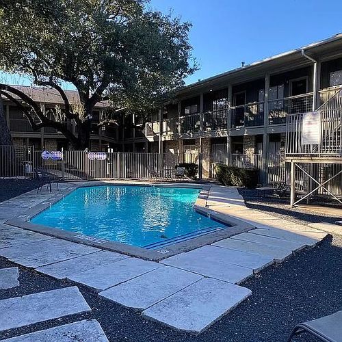 apt-209-2303 E Side Dr, Austin, TX, 78704-5237 | Card Image