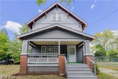 897 Peckham St, Akron, OH, 44320-2233 | Card Image