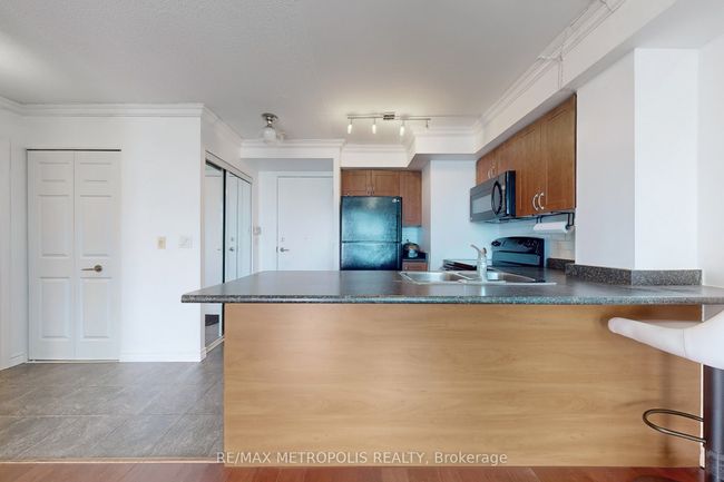 507 - 340 Watson St W, Condo with 1 bedrooms, 1 bathrooms and 1 parking in Whitby ON | Image 13