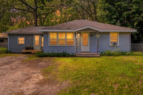 1481 Canterbury Ave, Norton Shores, MI, 49444-3237 | Card Image