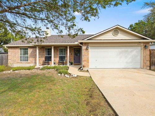 8022 Flintlock Cir, Lago Vista, TX, 78645-4411 | Card Image