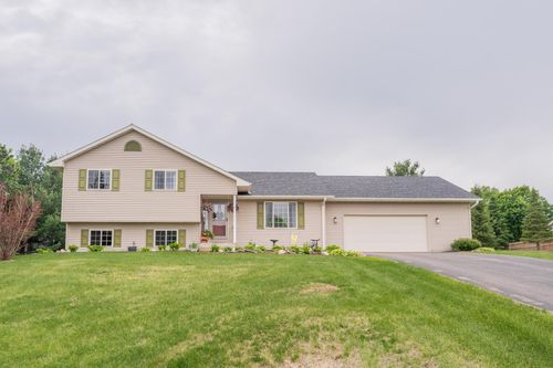 4064 135th St, Chippewa Falls, WI, 54729-5032 | Card Image