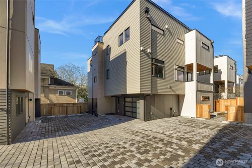 a-1412 N 47th St, Seattle, WA, 98103-6716 | Card Image