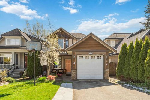 15544 Russell Ave, White Rock, BC, V4B2R3 | Card Image