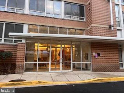 apt-n423-350 G St Sw, WASHINGTON, DC, 20024-3169 | Card Image