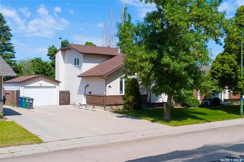 555 Nordstrum Road, Saskatoon, SK, S7K7X6 | Card Image