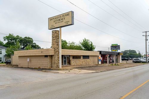 721 W Division Street, Arlington, TX, 76012 | Card Image