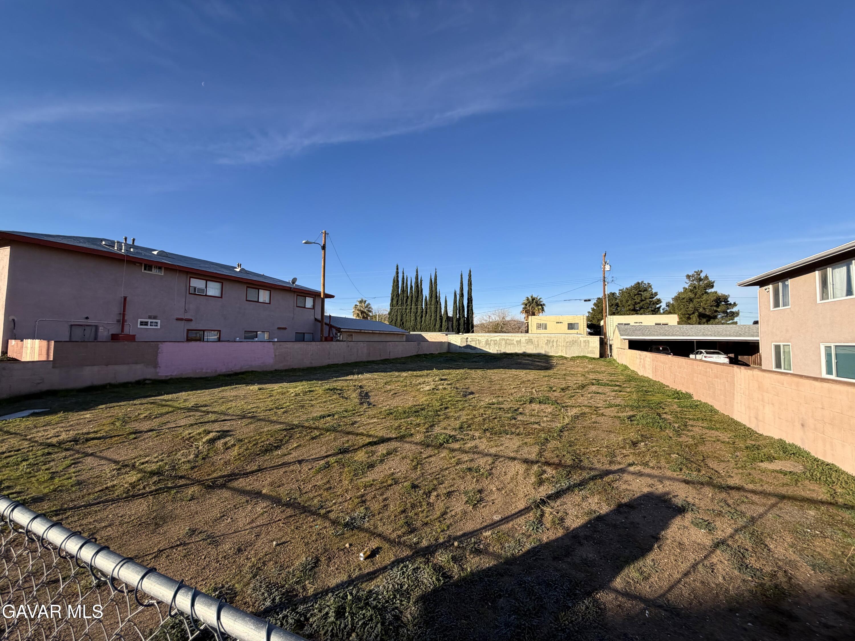 Land in Palmdale