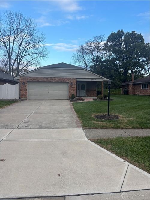 8720 Shadycreek Dr, Centerville, OH, 45458-3337 | Card Image