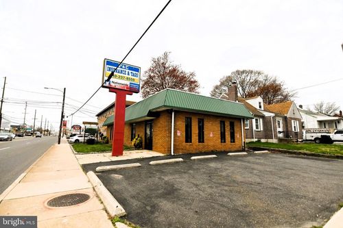 301 Springfield Ave, FOLSOM, PA, 19033-1516 | Card Image