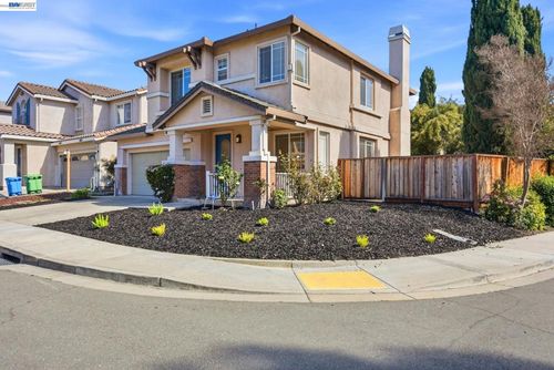 110 Pear Ln, Union City, CA, 94587-8001 | Card Image