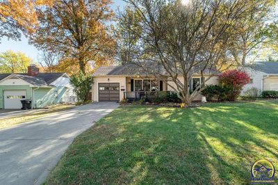 4001 Sw Stratford Rd, House other with 3 bedrooms, 2 bathrooms and null parking in Topeka KS | Image 3