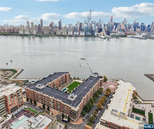 20 Ave At Port Imperial, West New York, NJ, 07093-8417 | Card Image