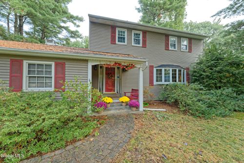 2525 Antonia Dr, Niskayuna, NY, 12309-2402 | Card Image
