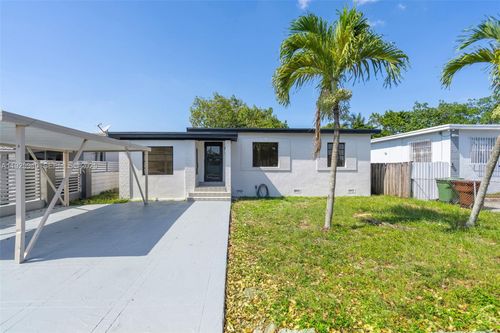 739 W 30th St, Hialeah, FL, 33012-5332 | Card Image