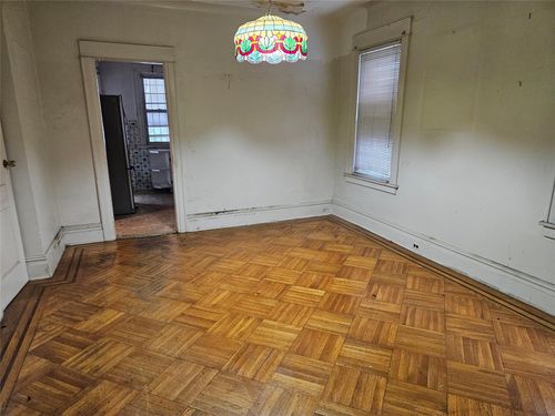 8931 184th St, Hollis, NY, 11423-1715 | Card Image