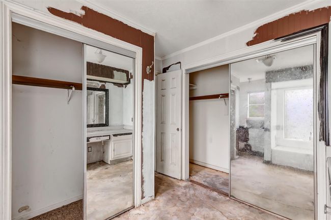 906 N Chamfer Way, House other with 4 bedrooms, 2 bathrooms and 2 parking in Crosby TX | Image 18