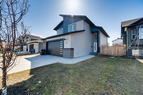 61 Murphy Close, Blackfalds, AB, T4M0H5 | Card Image